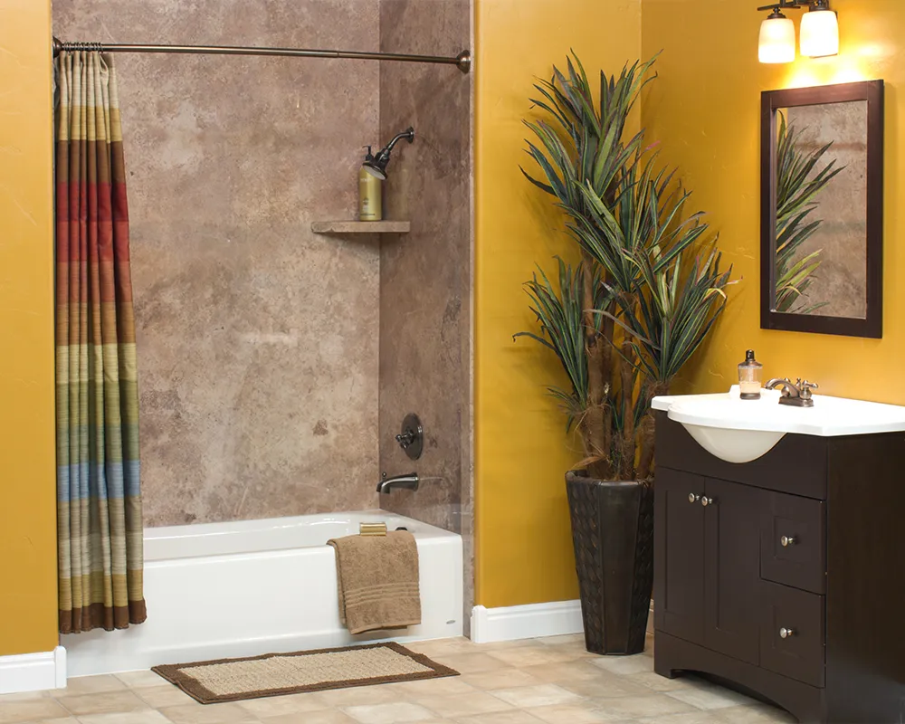 Modern bathtub with custom acrylic wall surrounds in Illinois